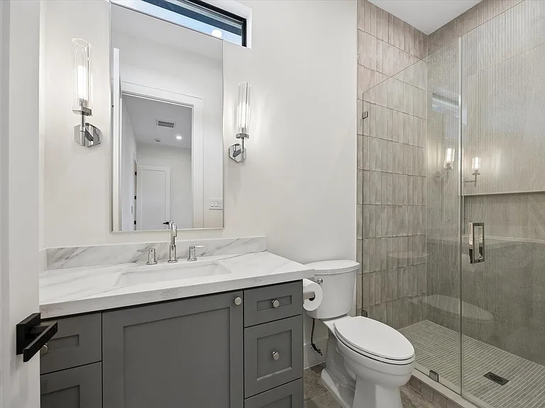 6911 Hartland Ave — Photo 22