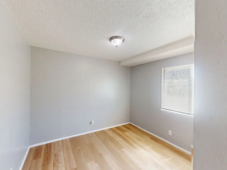 955 75th Ave — Photo 22