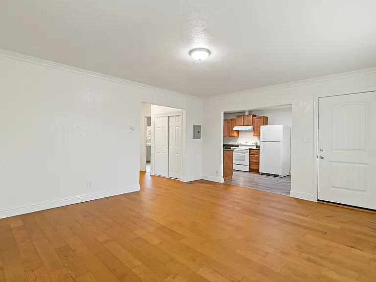 120 Rodeo Ave #3 — Photo 6