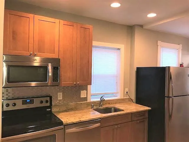 1720 9th St NW — Photo 5