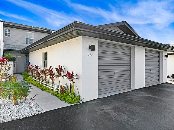 5th image of 713 Palm Springs Cir