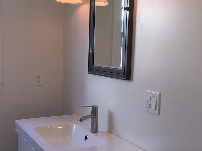 801 53rd St #5 — Photo 11