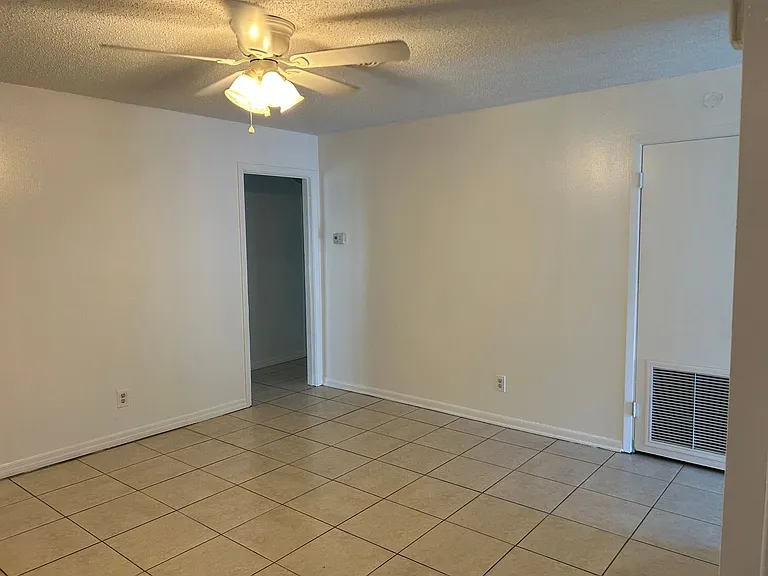 3914 Rodby Dr — Photo 5