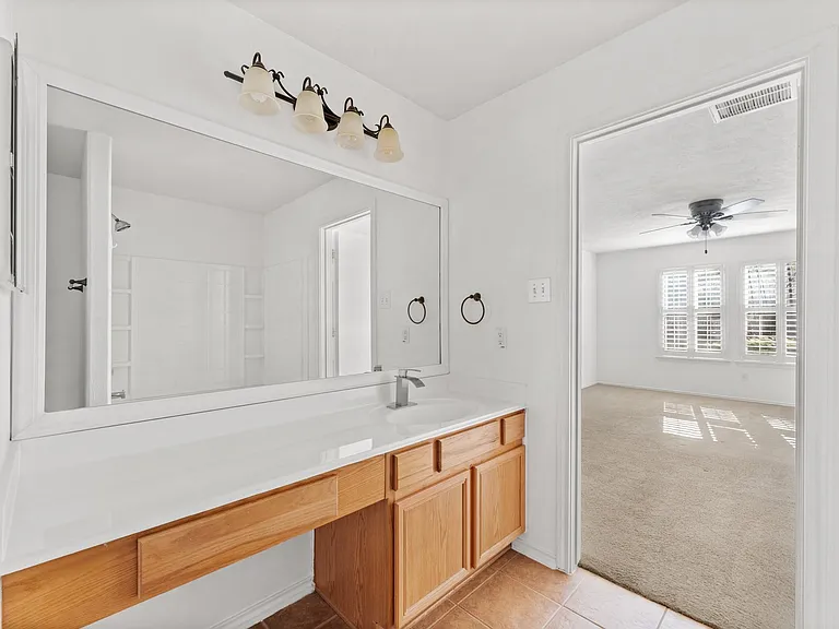 6 Druids Glen Pl — Photo 14
