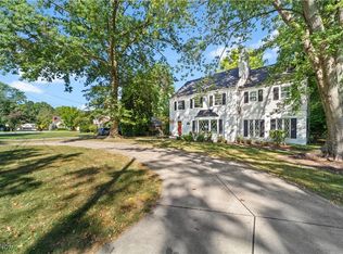 18880 Rivercliff Dr, Fairview Park, OH 44126