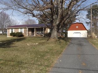 68 Robinson Dr, Woodlawn, VA 24381