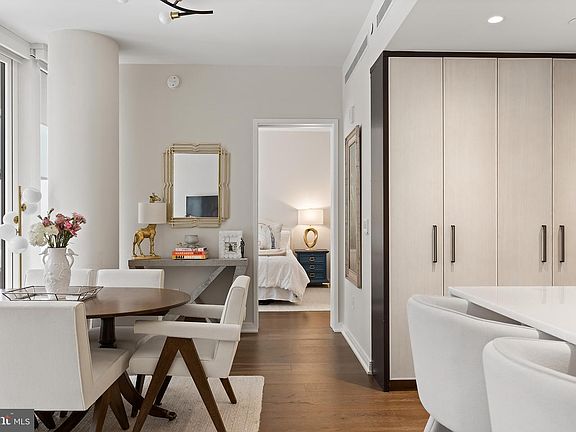 3rd image of 601 Wharf St SW Unit 407