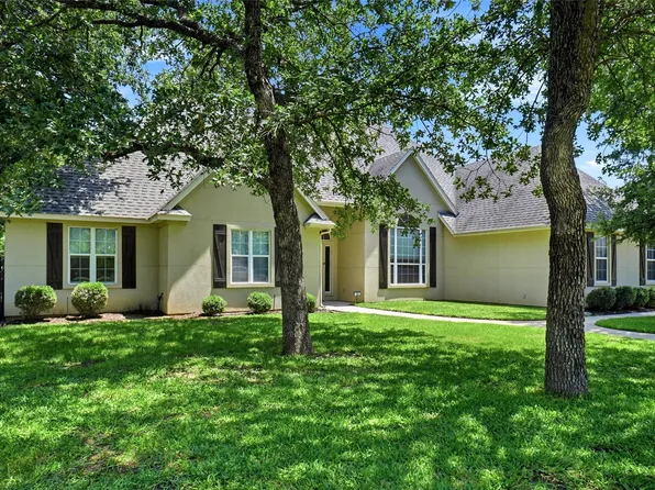 102 Manders Ct, Bridgeport, TX 76426
