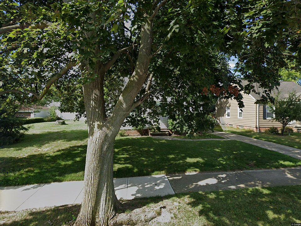 1st image of 300 E 328th St