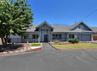 3925 Scenic Dr, Eugene, OR
