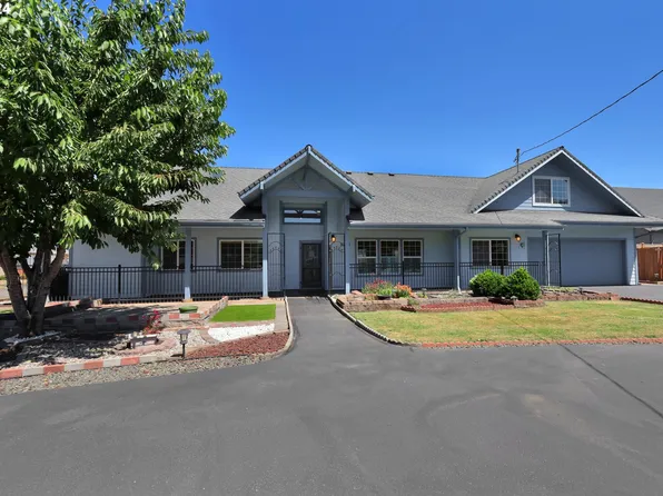 3925 Scenic Dr, Eugene, OR 97404