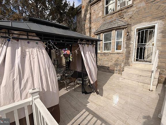 2nd image of 1305 Robbins St