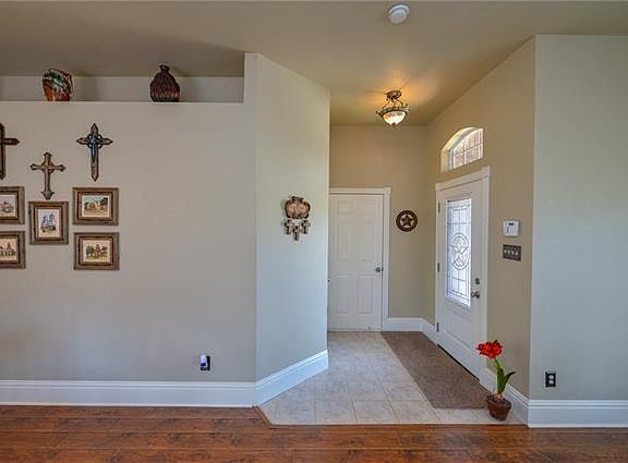 4th image of 345 Shadow Grass Ave