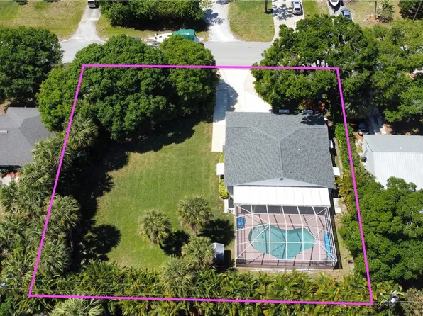 1136 34th Ave SW, Vero Beach, FL 32968