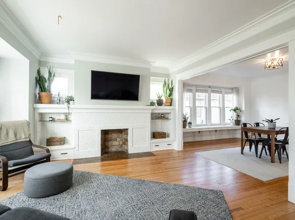 2125 N Hi Mount Blvd, Milwaukee, WI 53208