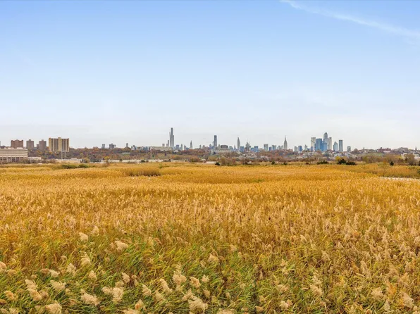 27 Creekside Court image 35 of 37