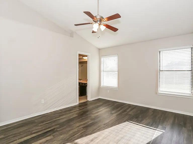 617 Parkview Dr — Photo 11