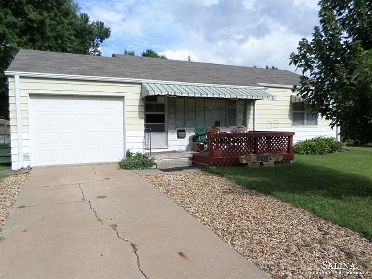 1st image of 861 Vassar Dr