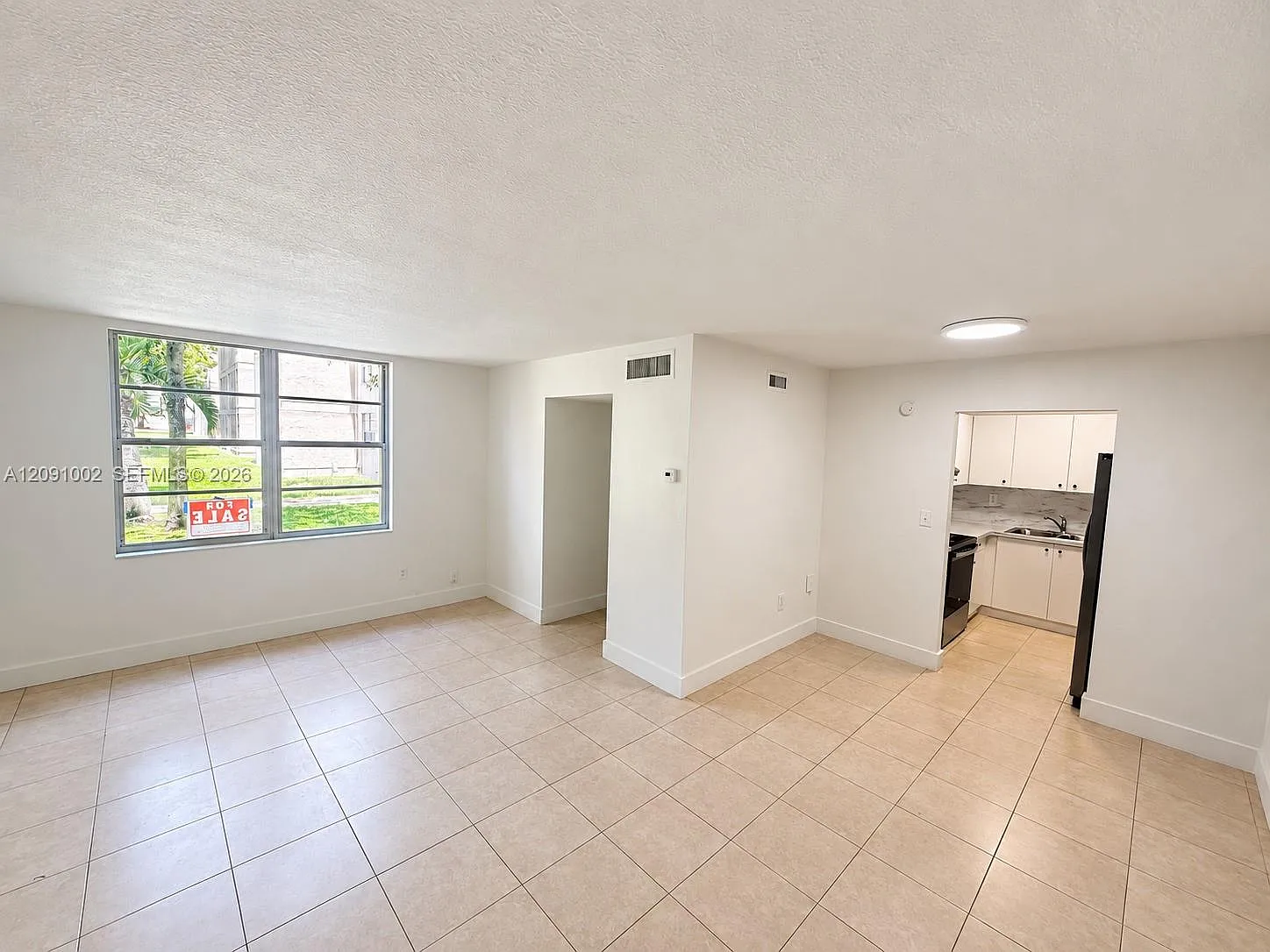 Cambridge Condo — Photo 1
