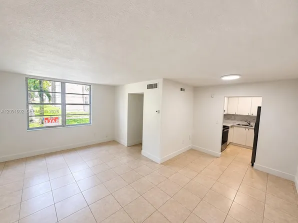 1875 W 56th St APT 109, Hialeah, FL 33012