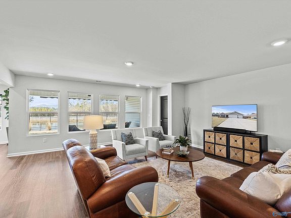 5th image of 214 Chubbs Ln