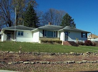 10380 School St, Gratiot, WI 53541