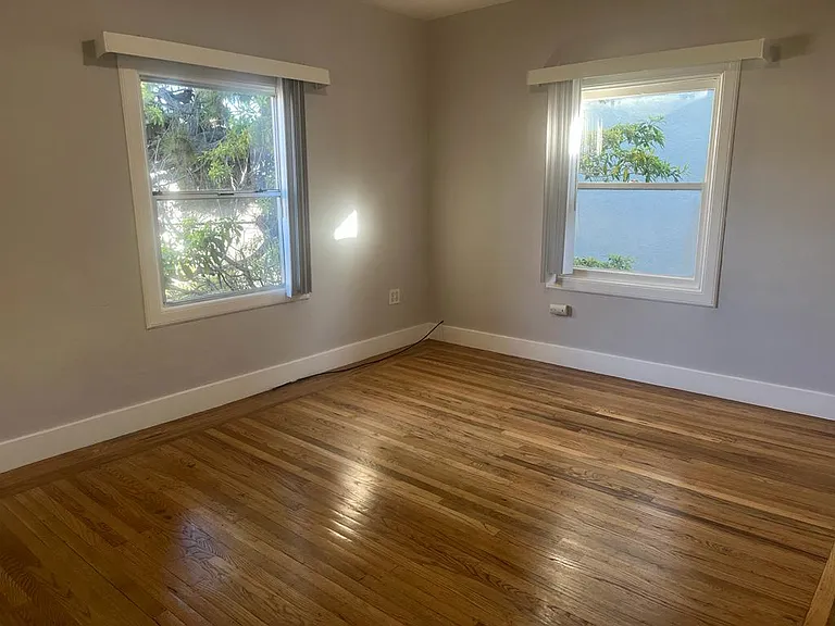 417 Staten Ave #4 — Photo 2