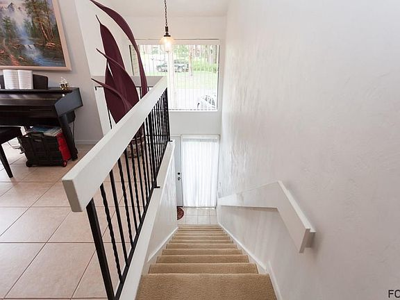 3rd image of 10 Surrey Ct
