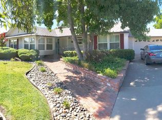 125 W Robinhood Dr, Stockton, CA 95207