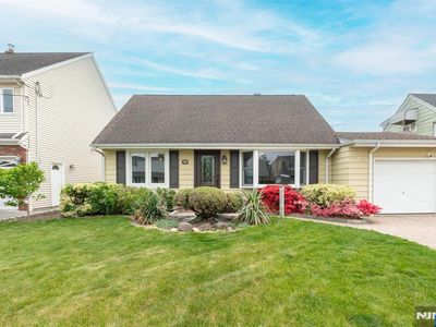 186 Cambridge Ave, Saddle Brook, NJ, 07663