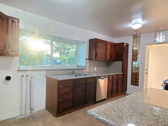 4th image of 131 N Mardina St