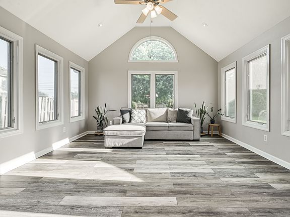 2nd image of 9020 Pinecreek Ct