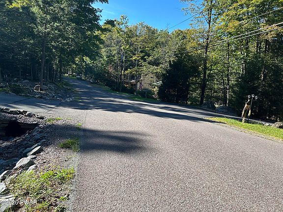 3rd image of 271 N Gate Rd