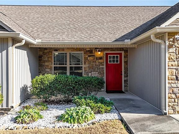 5th image of 111 Koufax Dr SW