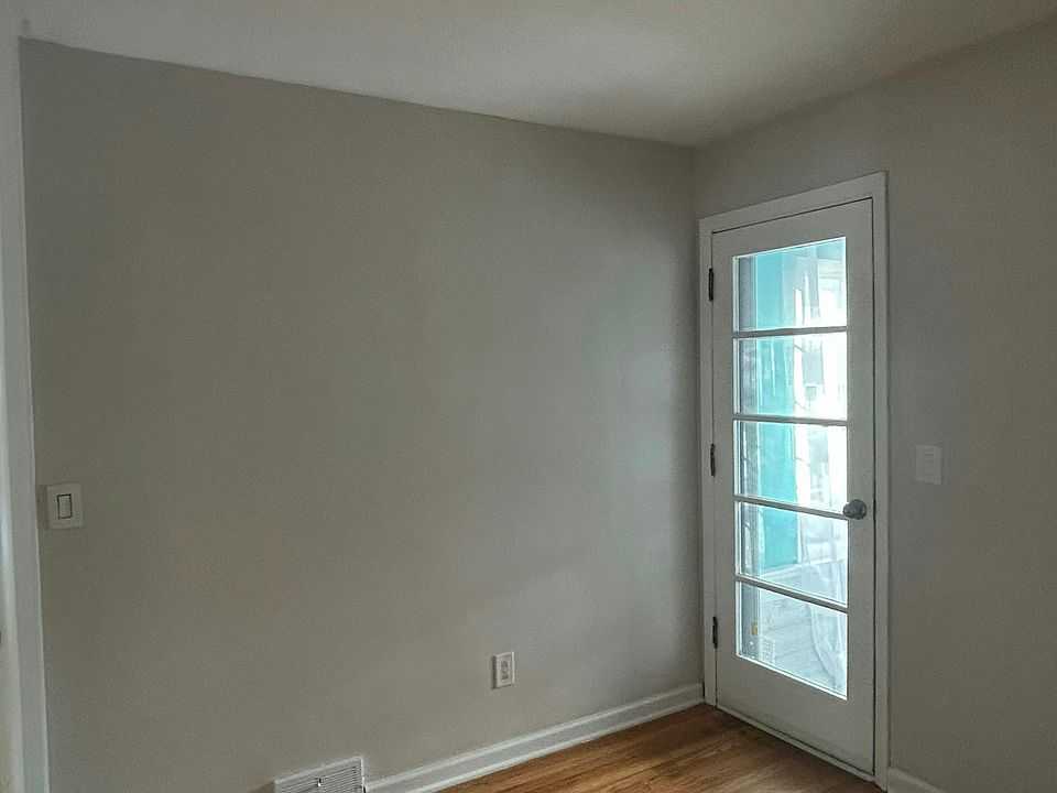 2nd Bedroom w/door to study
