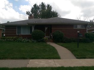 21745 Hickorywood Dr, Dearborn Heights, MI 48127