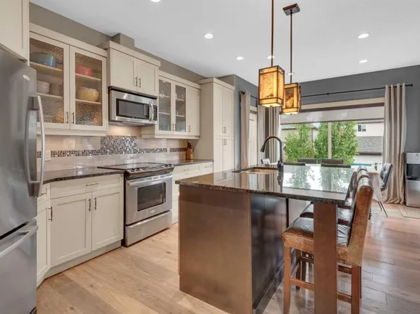 113 N Wildrose Dr, Strathmore, AB T1P 0C8