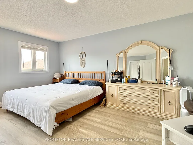 2037 Bur Oak Ave — Photo 22