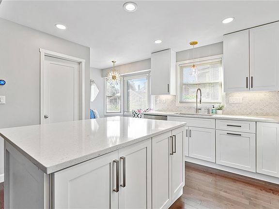4th image of 5935 Elwood St