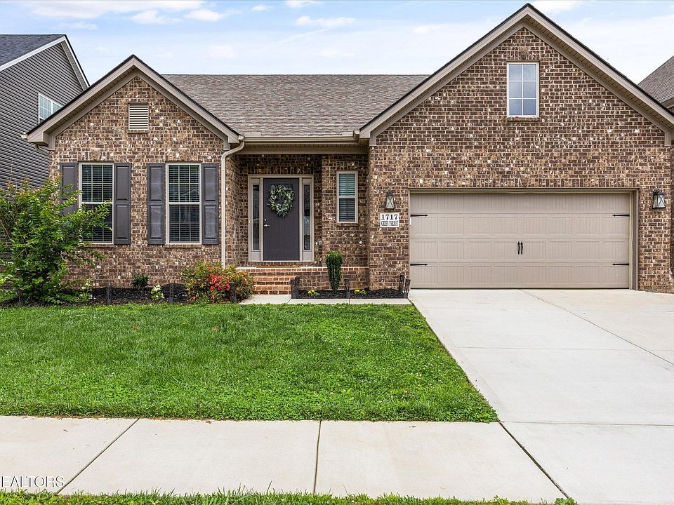 1st image of 1717 Green Parrot Dr