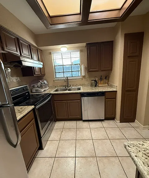 2000 Huntington Dr #150 — Photo 4