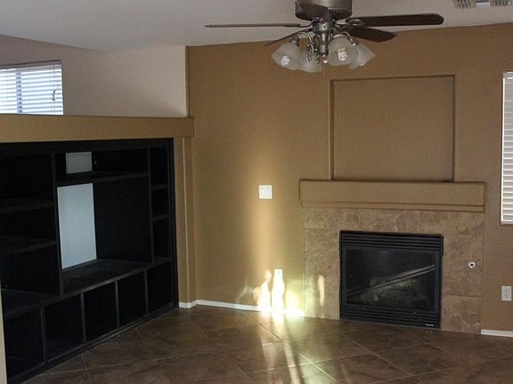 4th image of 713 W Sunset Dr