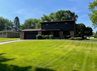 4607 Lanewood Dr, Rockford, IL 61108