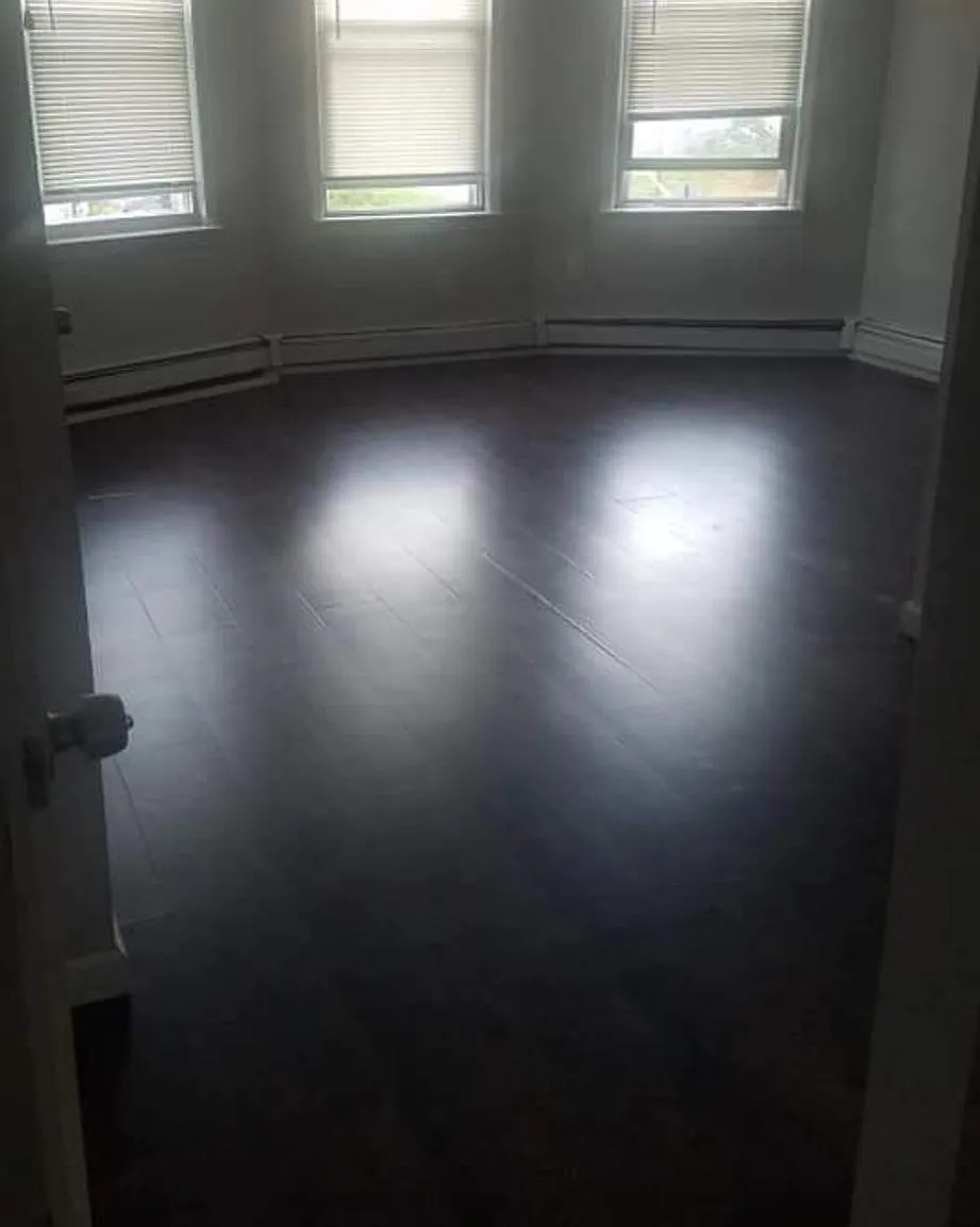3 bed, 1000 sqft, $2,300 — Photo 3