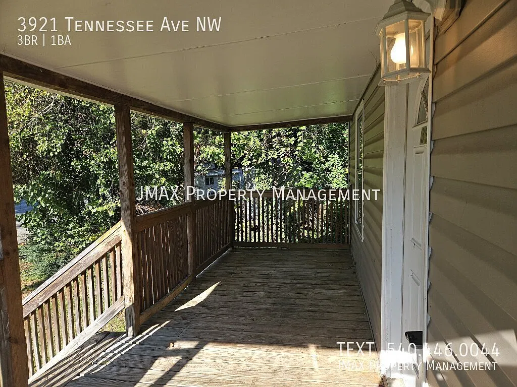 Convenient One-Level Home with Spacious Yard — Photo 2