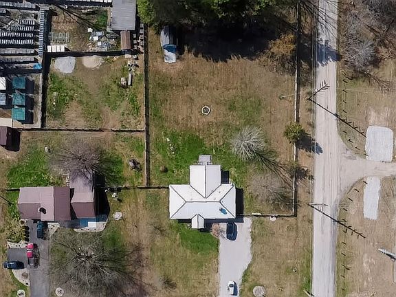 4th image of 2369 Donald Rd