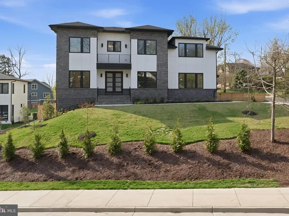 6511 Ivy Hill Dr, Mc Lean, VA 22101