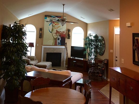 4th image of 323 Mountain Terrace Cir