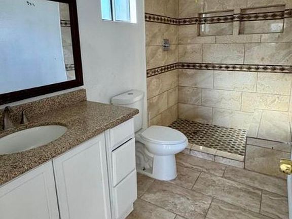 3rd image of 3010 W NORTHERN Avenue