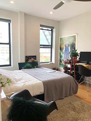 Rented by New Age Realty Group | media 18